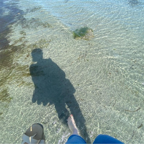 Meet your Posher, Britney - Picture 1 of 1